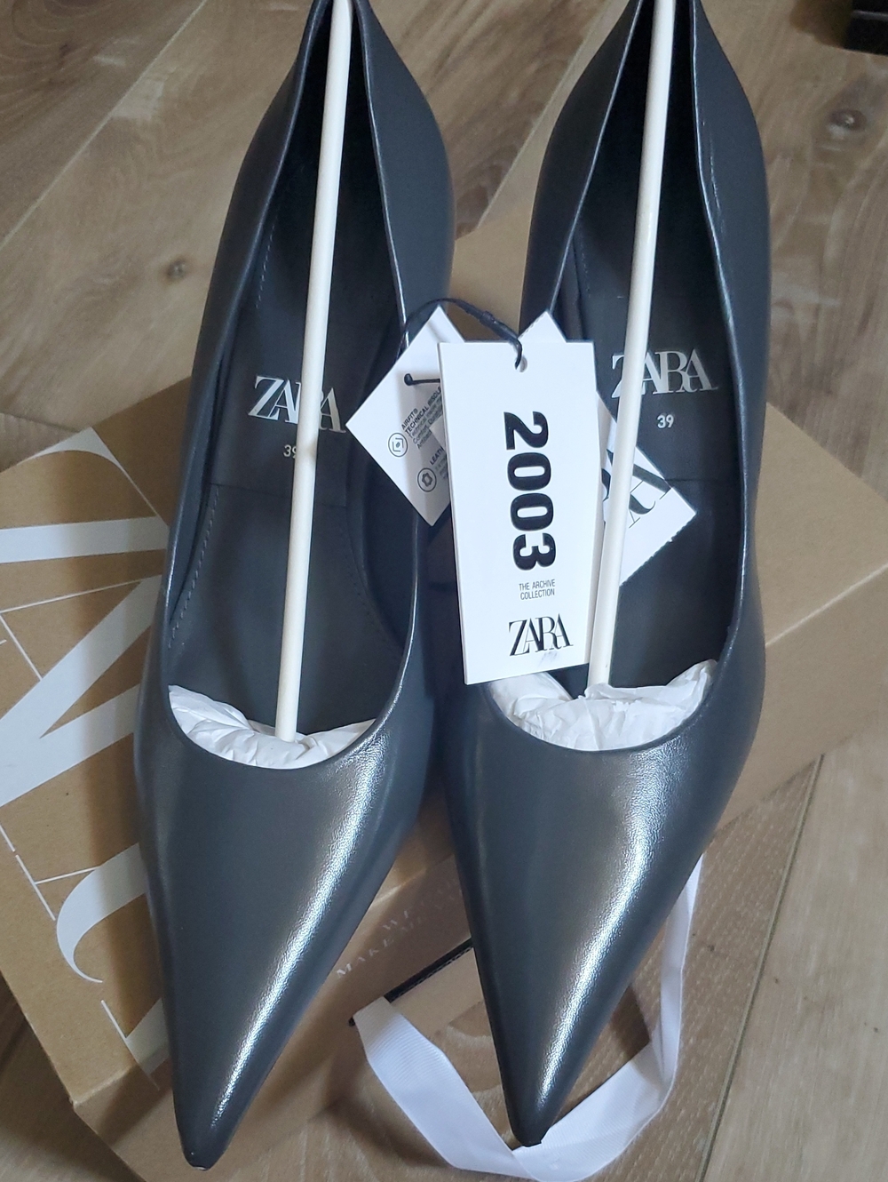 ZARA Charcoal Gray Pointed-Toe Leather Pumps 39